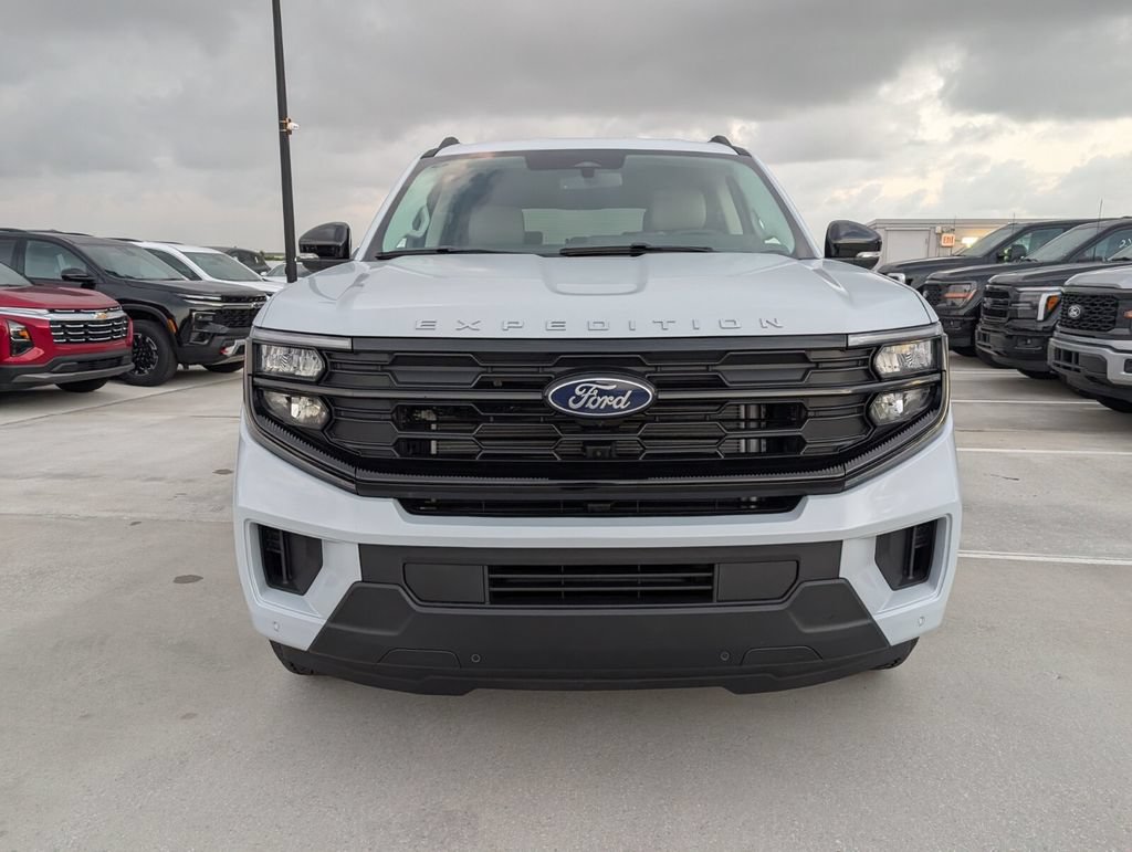 New 2026 Ford Expedition Active RWD image 2