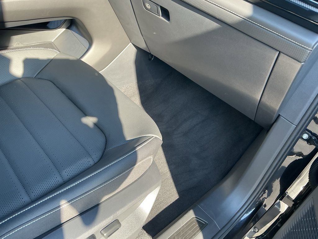 Used 2025 Volkswagen Atlas Cross Sport SEL AWD/4WD image 21