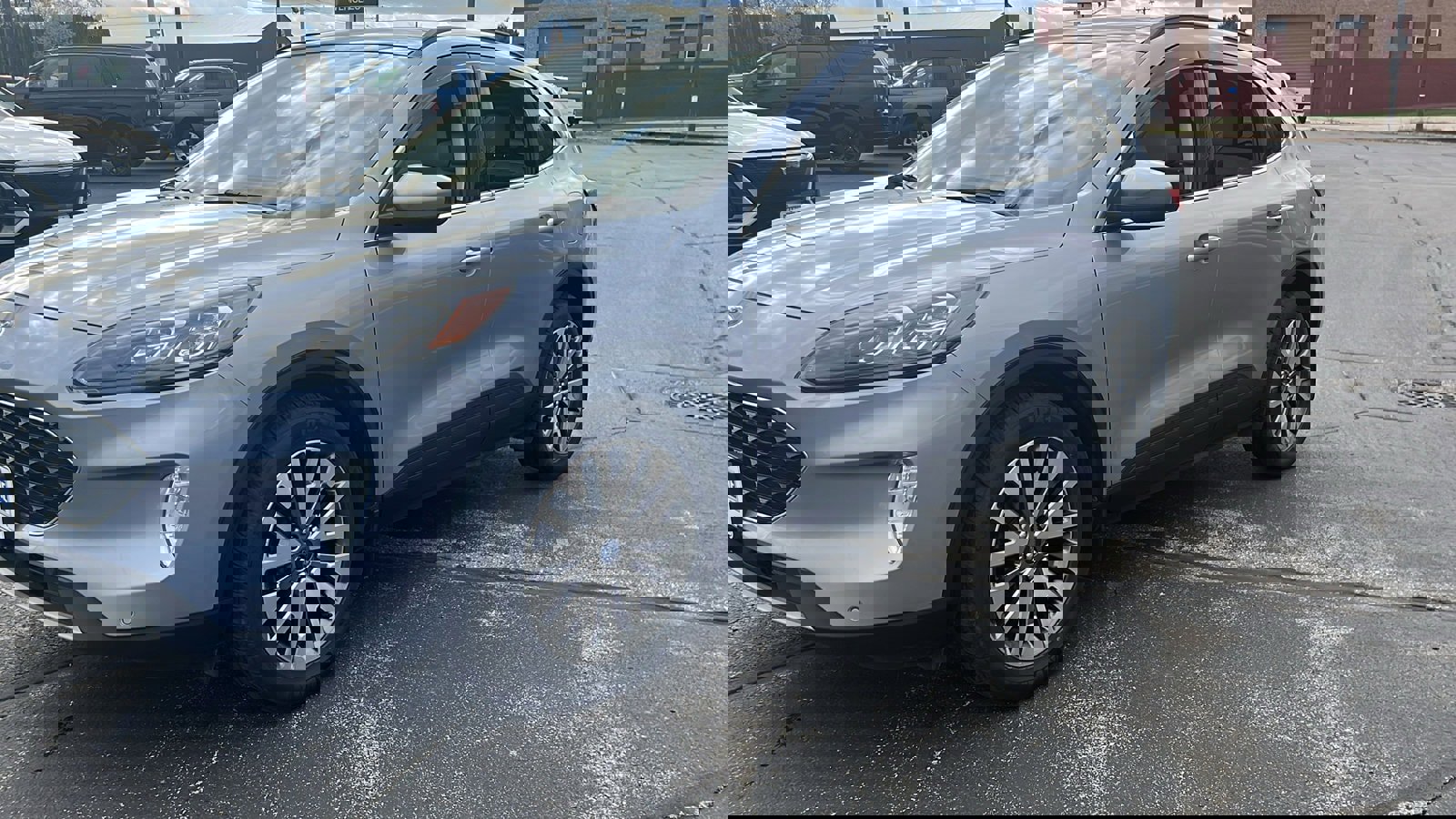 Used 2022 Ford Escape Titanium w/ Class II Trailer Tow Package image 4