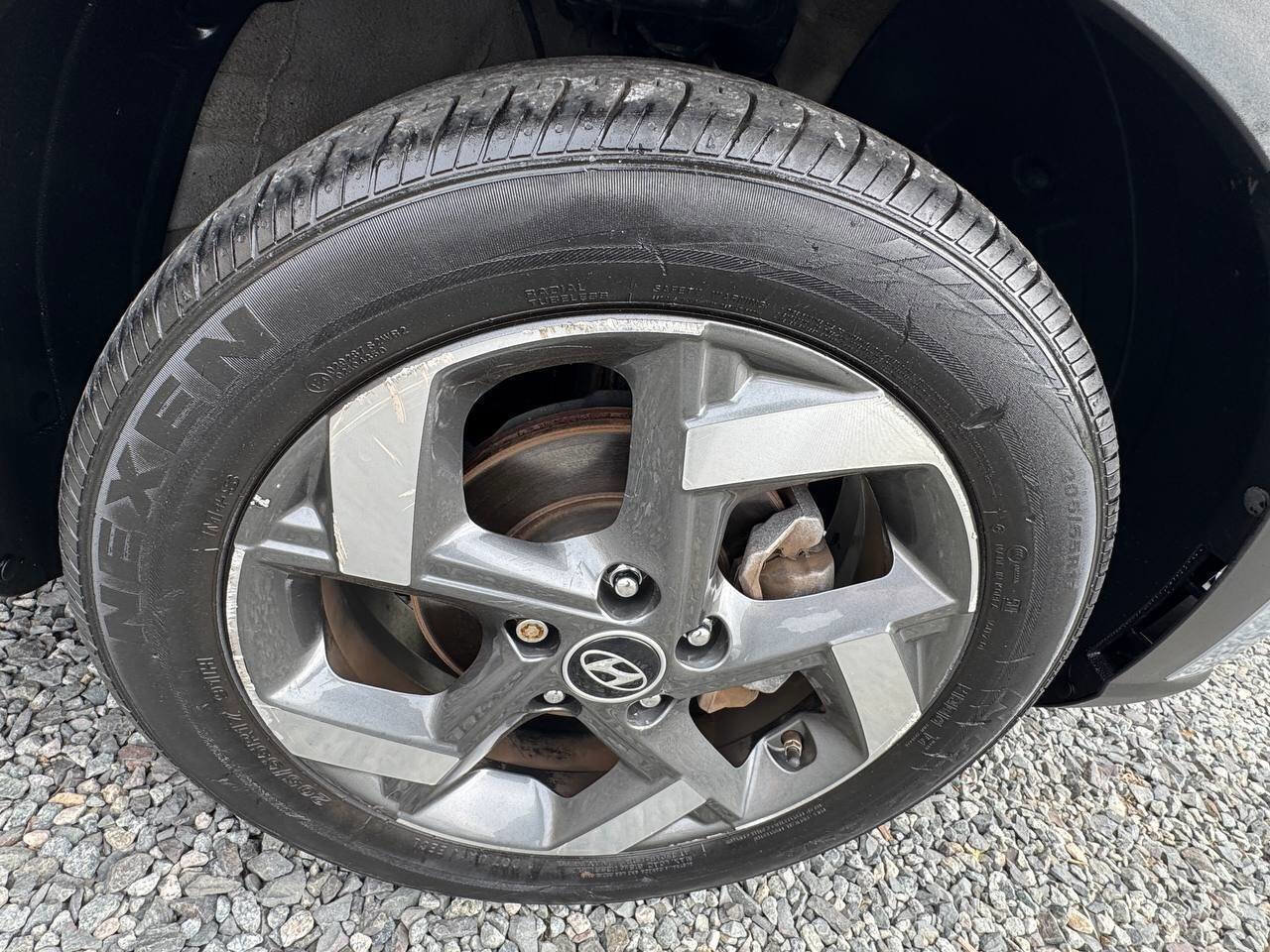 Used 2023 Hyundai Venue SEL image 27