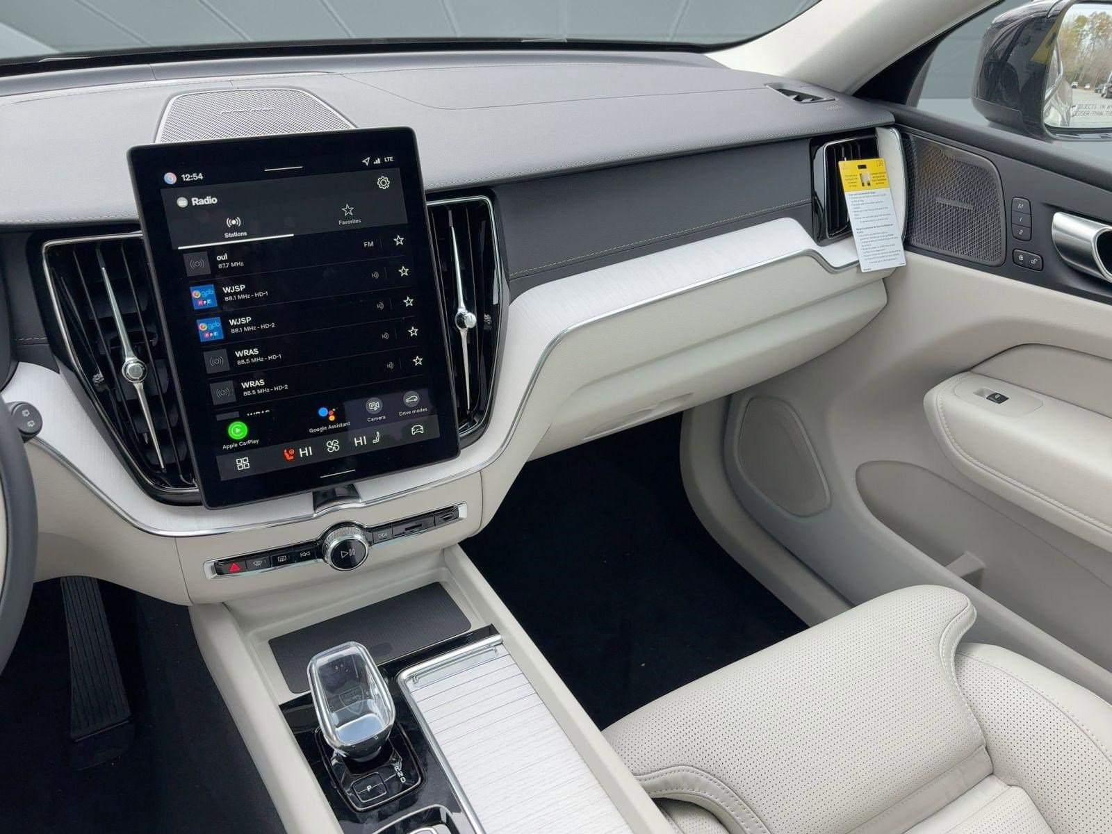 New 2026 Volvo XC60 B5 Ultra w/ Protection Package Premier image 27