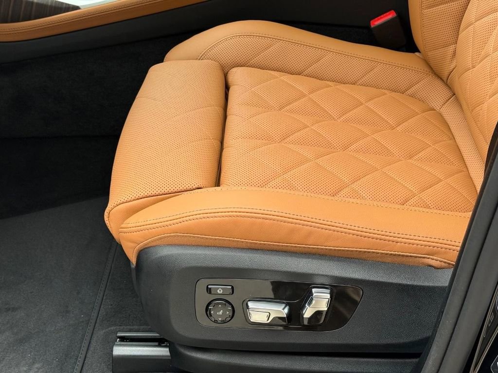 New 2026 BMW X7 xDrive40i w/ M Sport Package image 19