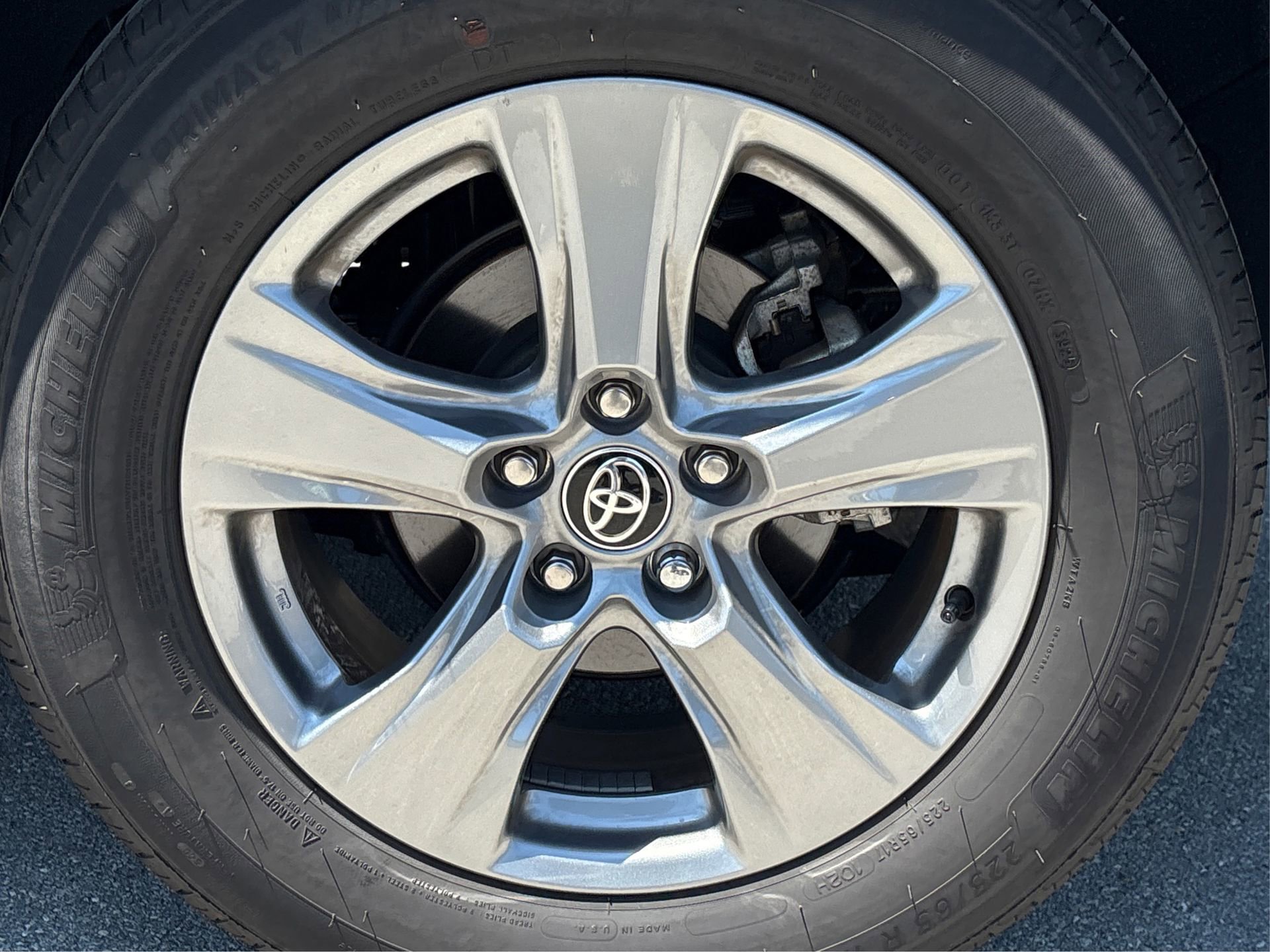 Used 2025 Toyota RAV4 XLE w/ Convenience Package FWD image 13