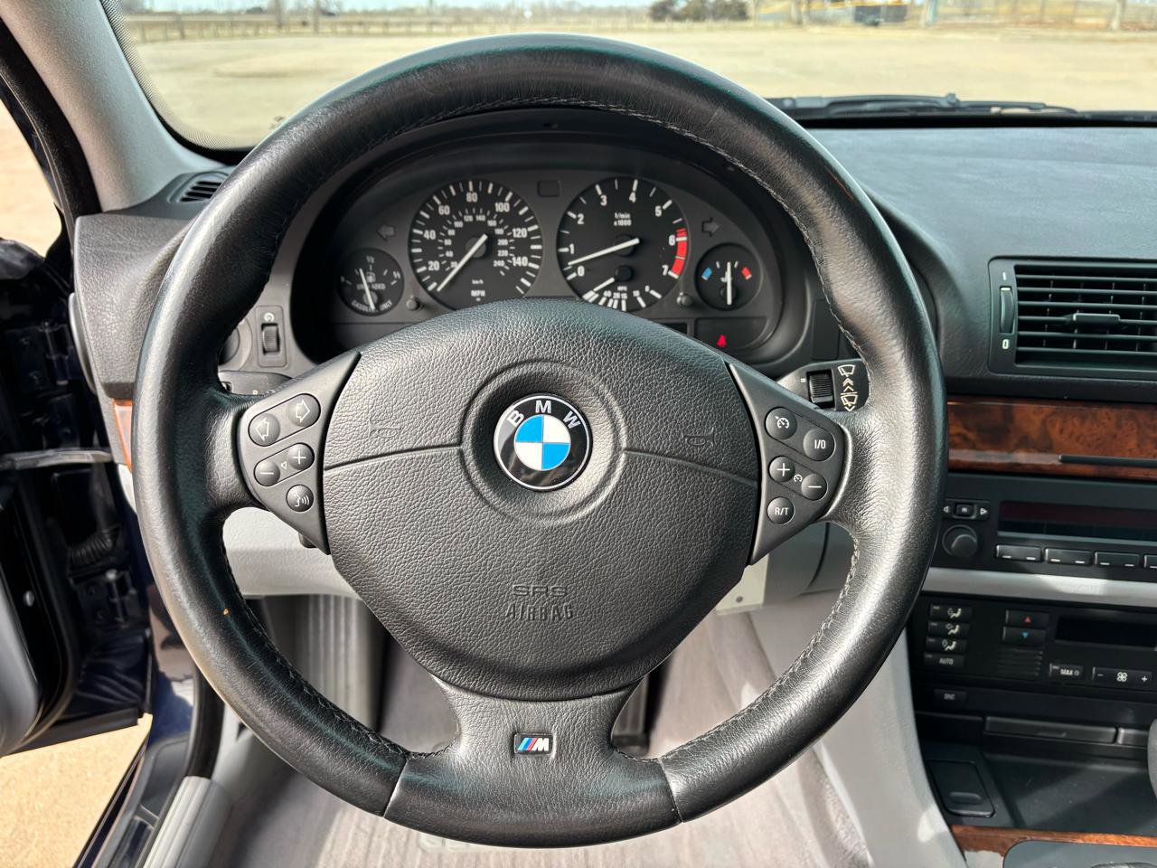 Used 2001 BMW 540i Sedan image 16