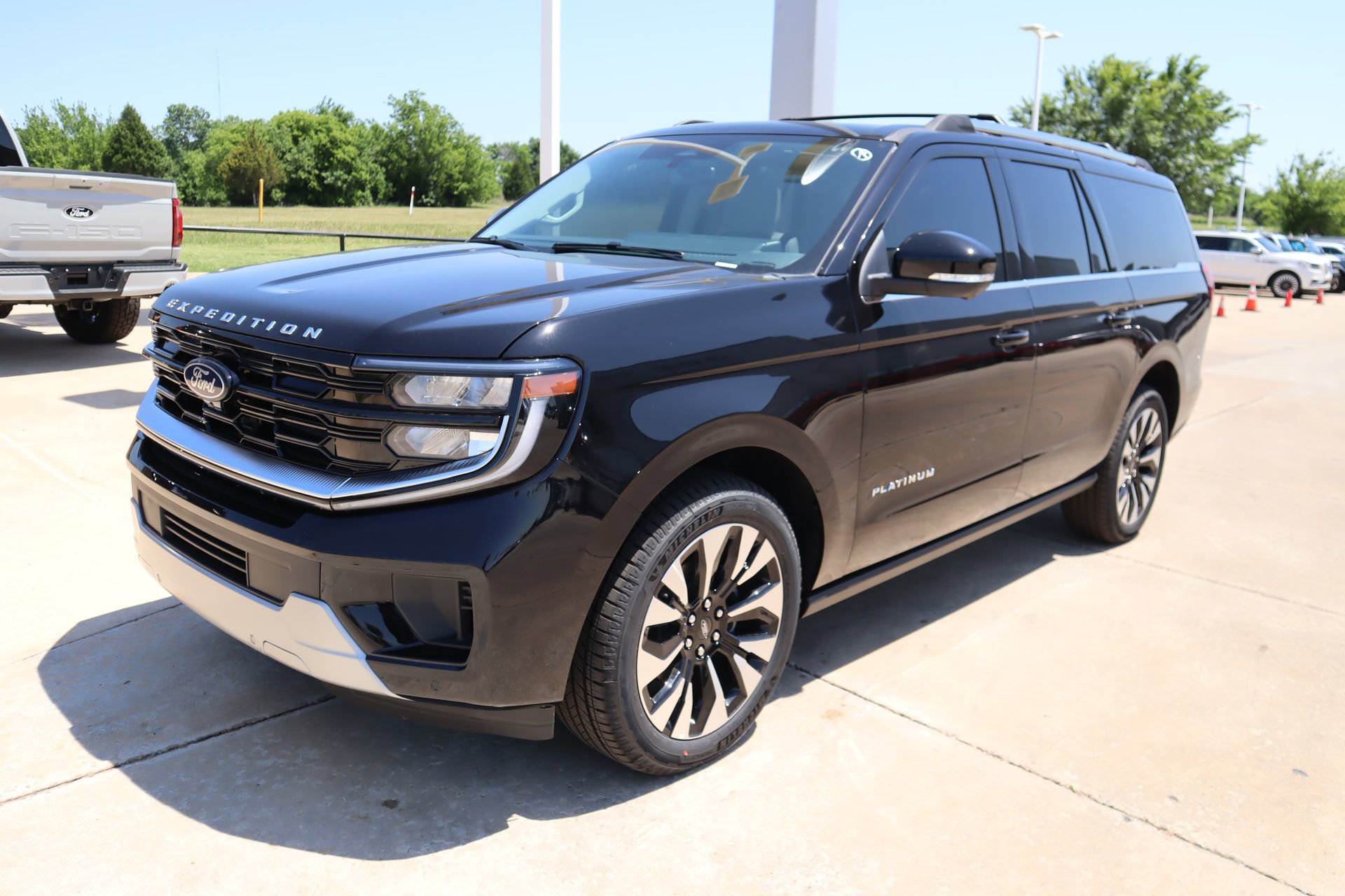 New 2026 Ford Expedition Max Platinum w/ Driver's Package AWD/4WD image 11