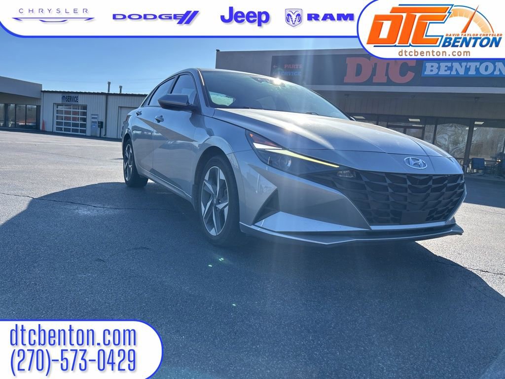 Used 2023 Hyundai Elantra SEL w/ Convenience Package image 1