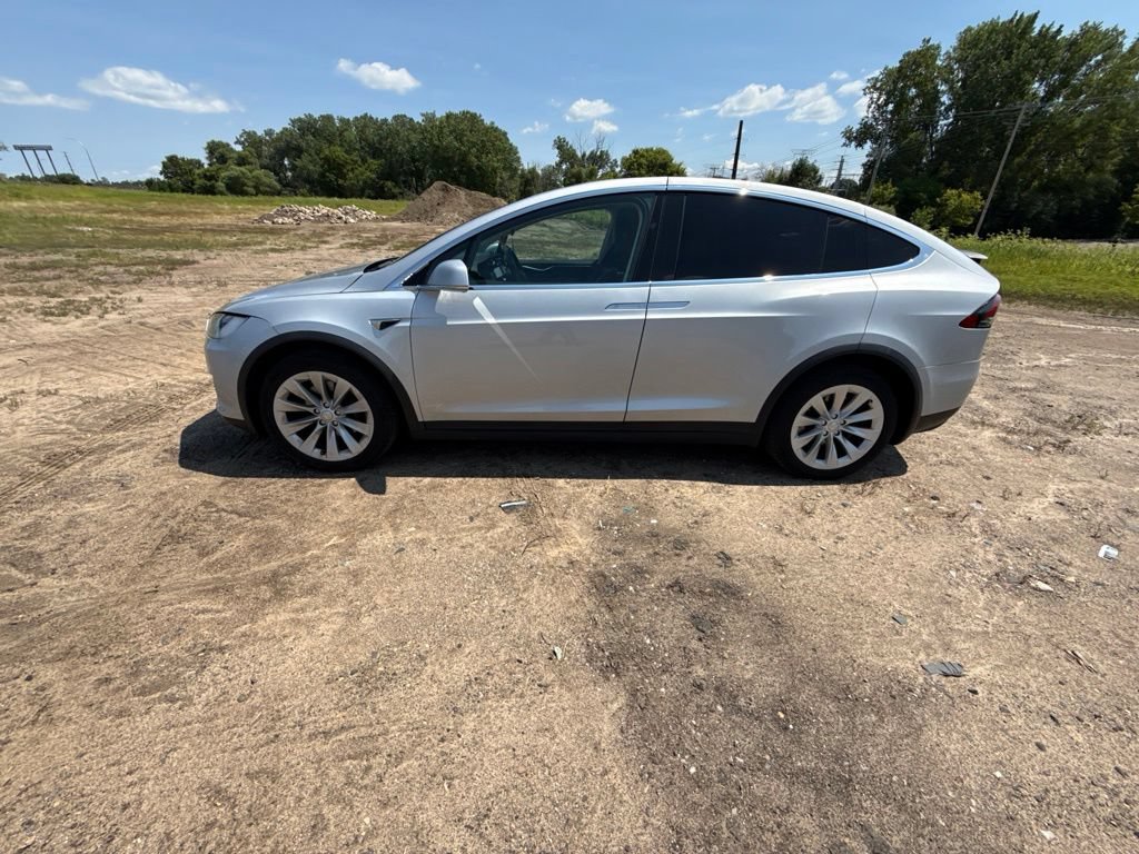 Used 2016 Tesla Model X 75D AWD/4WD image 39