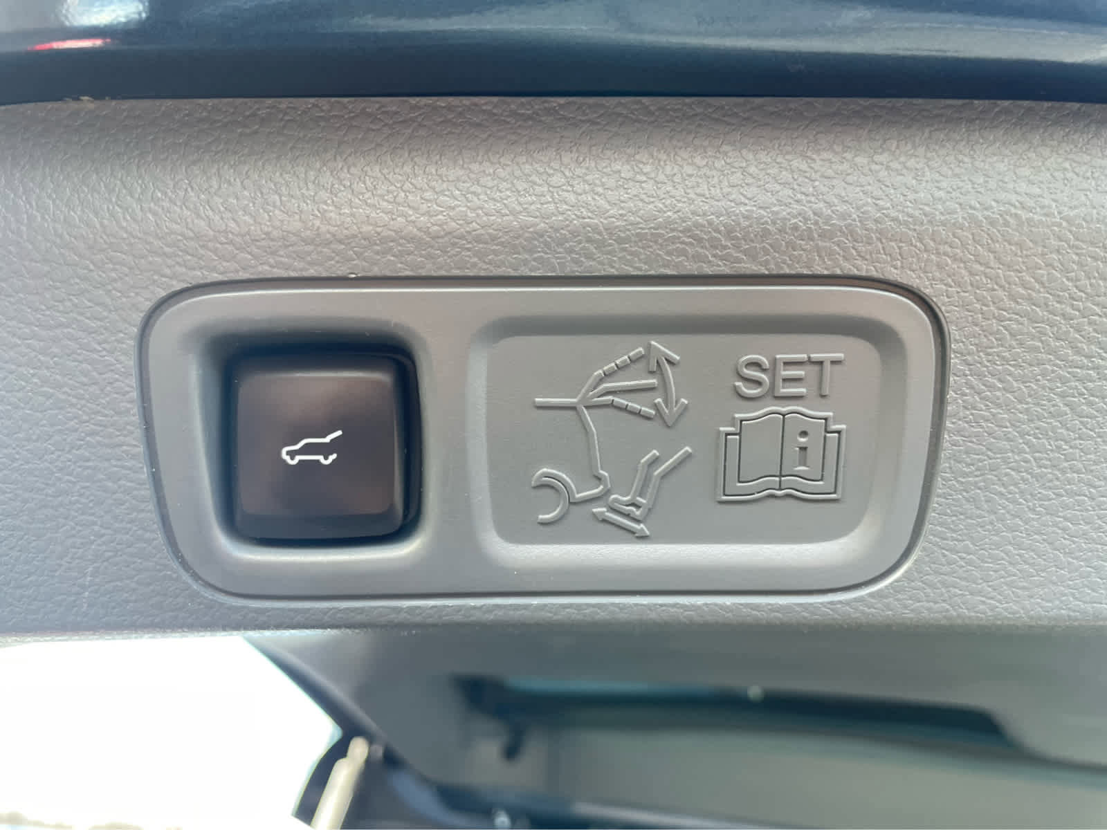 Used 2018 Lincoln Navigator Reserve w/ Technology Package image 14