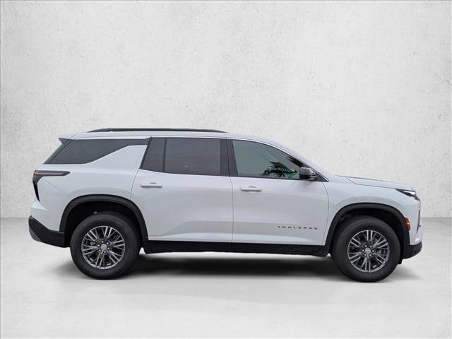 Used 2026 Chevrolet Traverse LT FWD image 4