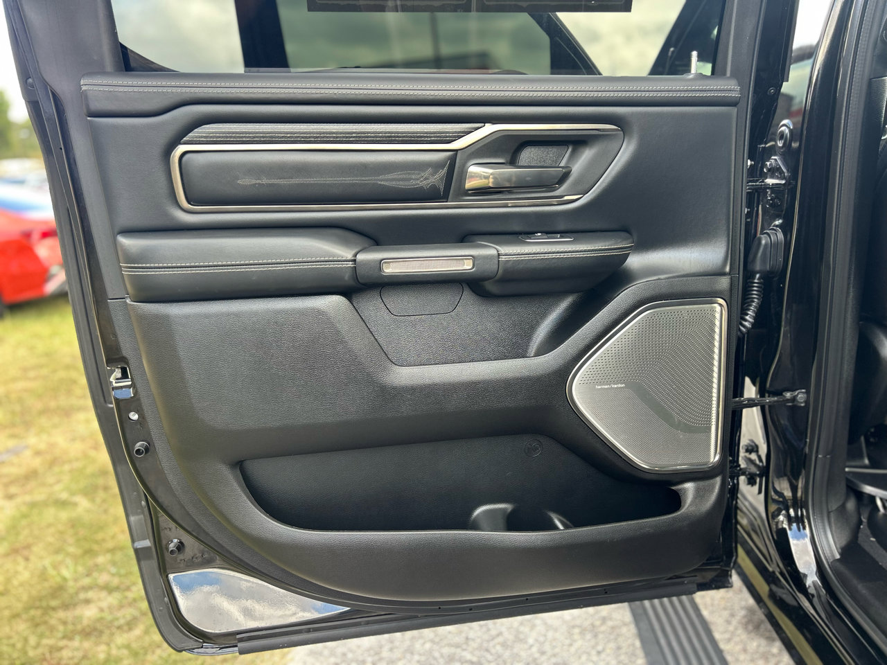 Used 2019 RAM 1500 Limited image 11