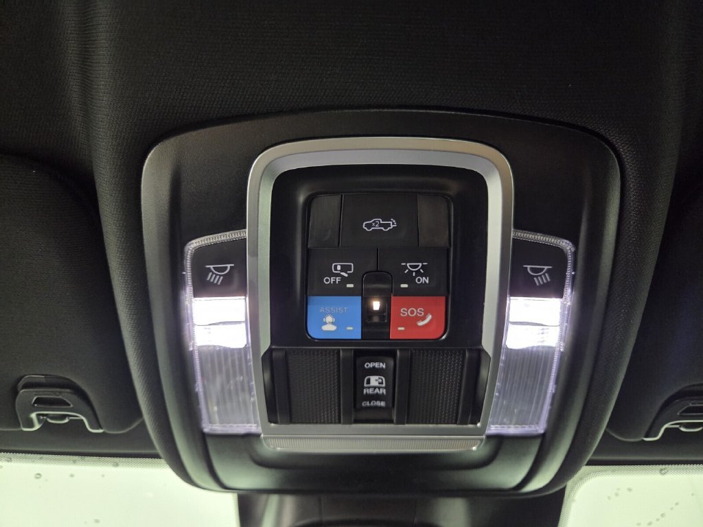 Used 2026 RAM 2500 Laramie AWD/4WD image 14