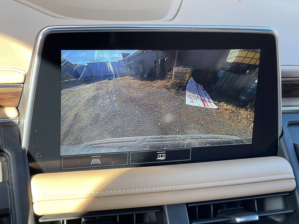 Used 2021 Chevrolet Suburban Premier image 17