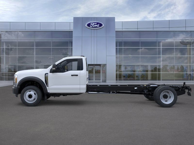 New 2025 Ford F550 2WD Regular Cab Super Duty image 3