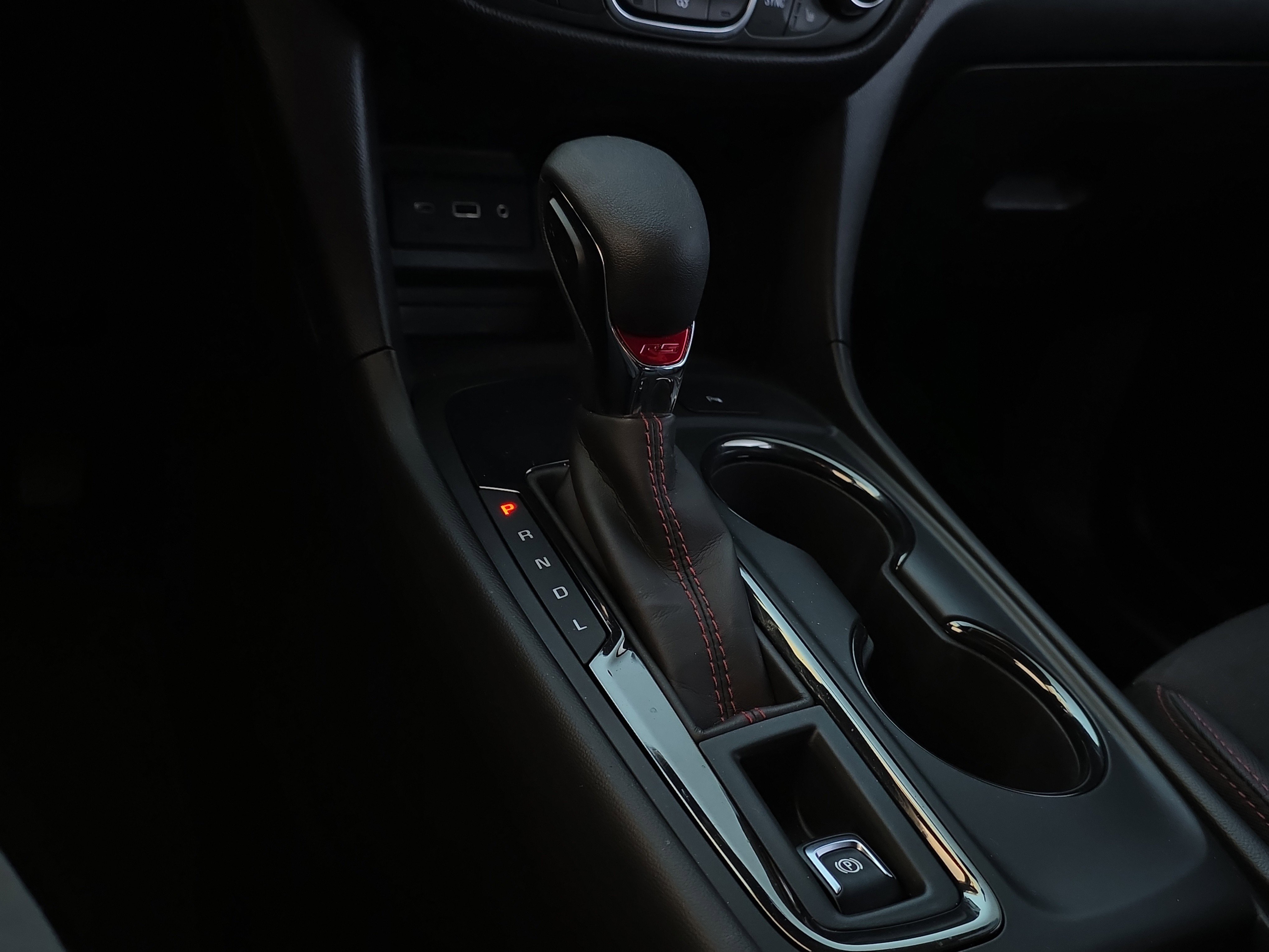 Used 2023 Chevrolet Equinox RS w/ LPO, Cargo Package image 24