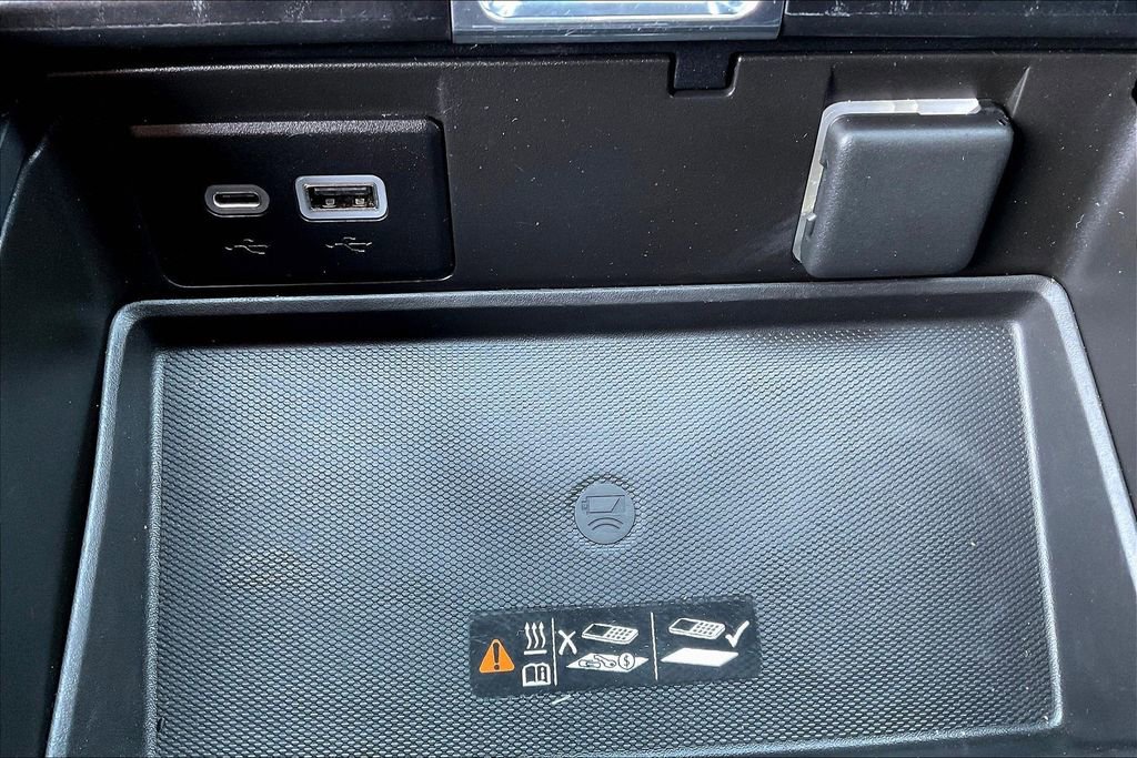 Used 2021 GMC Yukon Denali w/ Denali Premium Package image 26