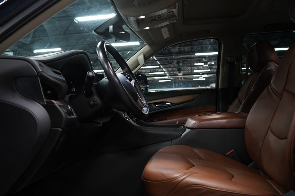 Used 2020 Cadillac Escalade Premium Luxury RWD image 10