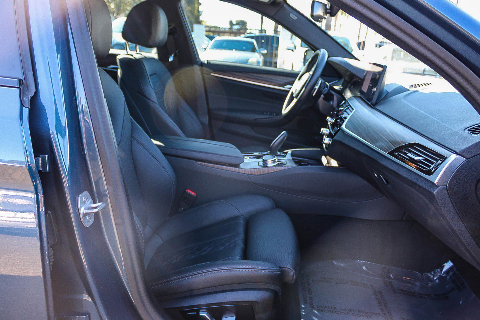 Used 2023 BMW 530e w/ M Sport Package image 16