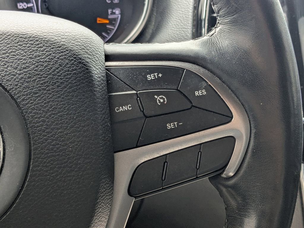 Used 2020 Jeep Grand Cherokee Altitude image 24
