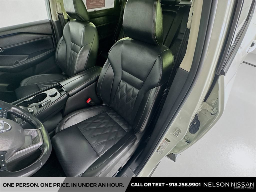 Certified 2026 Nissan Rogue Platinum w/ Tech Package AWD/4WD image 22