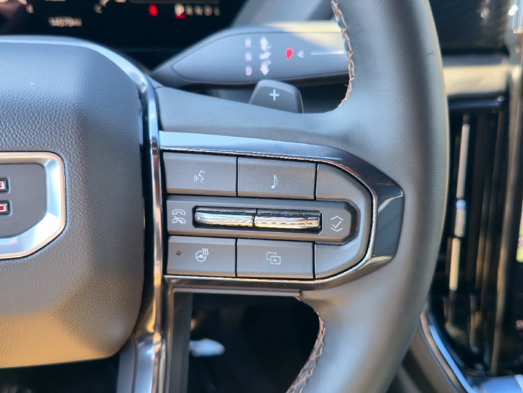 Certified 2025 GMC Yukon AT4 AWD/4WD image 20