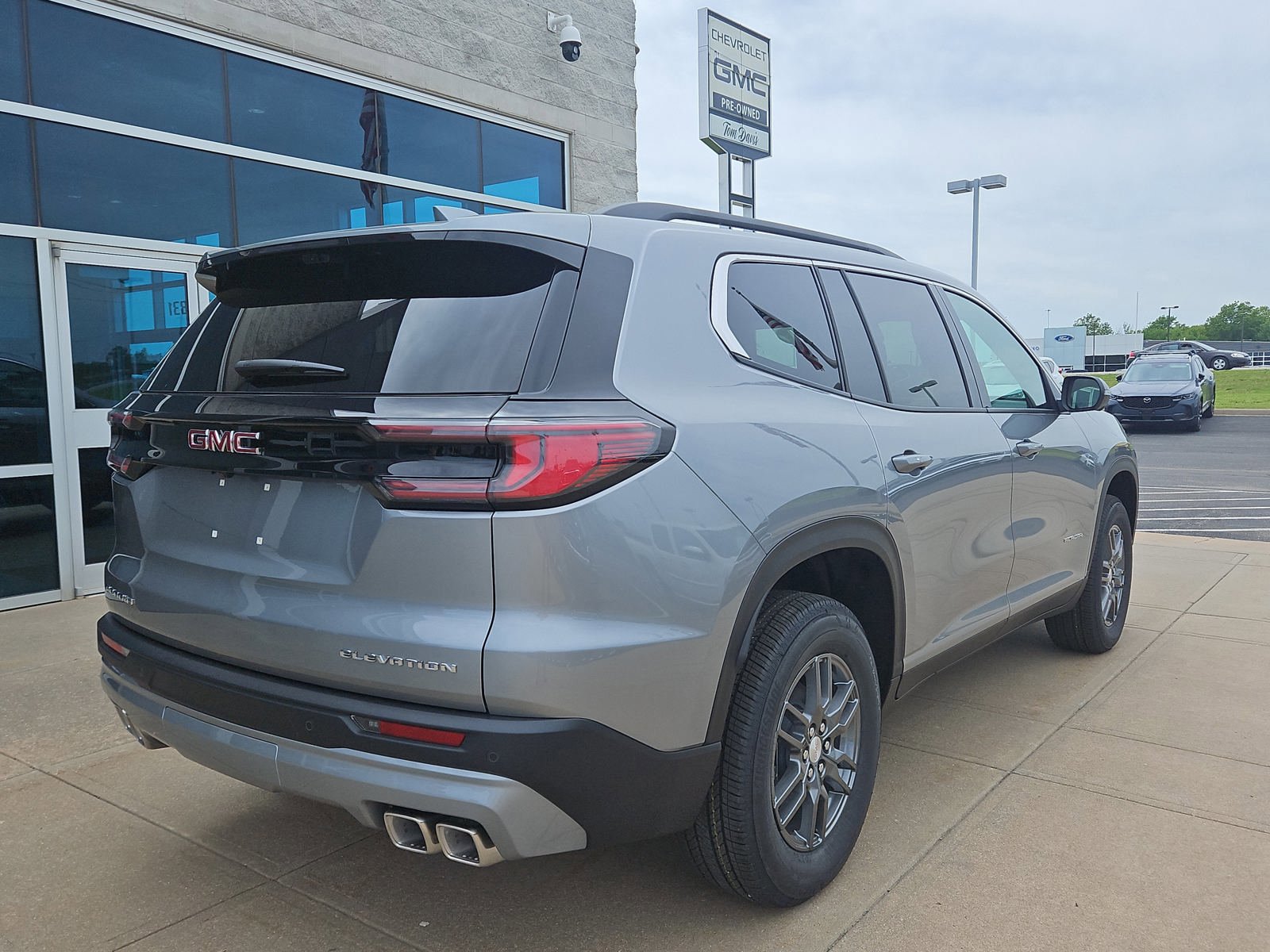 New 2026 GMC Acadia Elevation FWD image 4