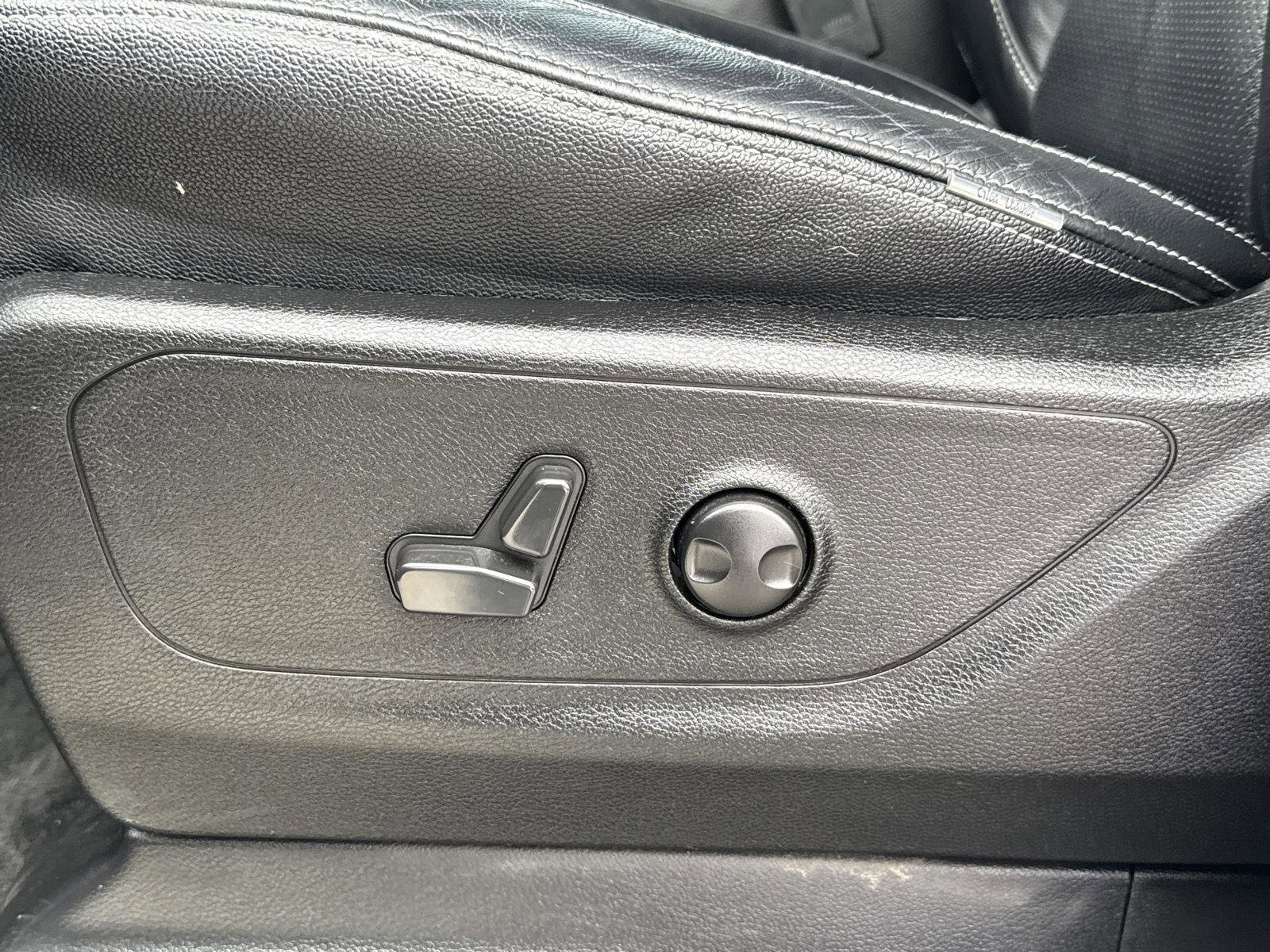 Used 2022 RAM 1500 Big Horn w/ Night Edition AWD/4WD image 16