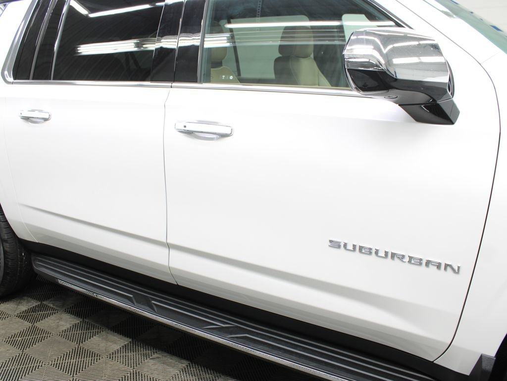 Used 2024 Chevrolet Suburban Premier AWD/4WD image 44
