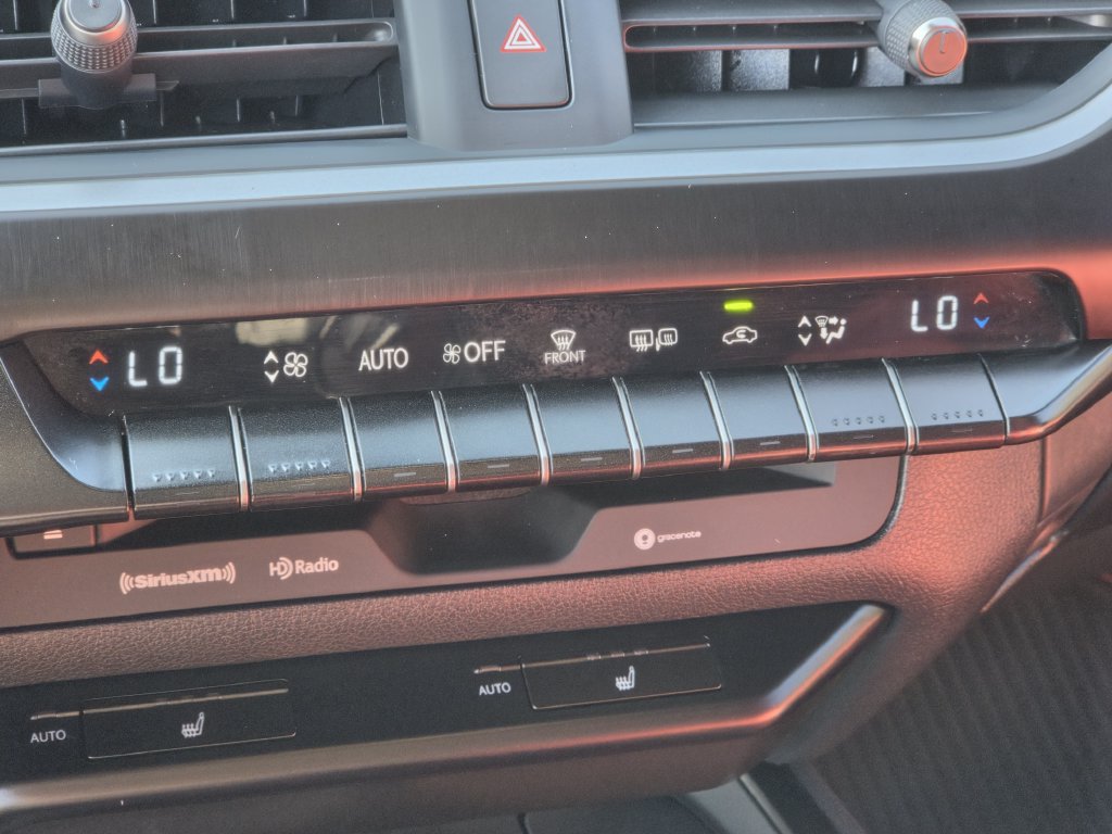 Used 2022 Lexus UX 200 F Sport w/ F Sport Premium Package FWD image 19