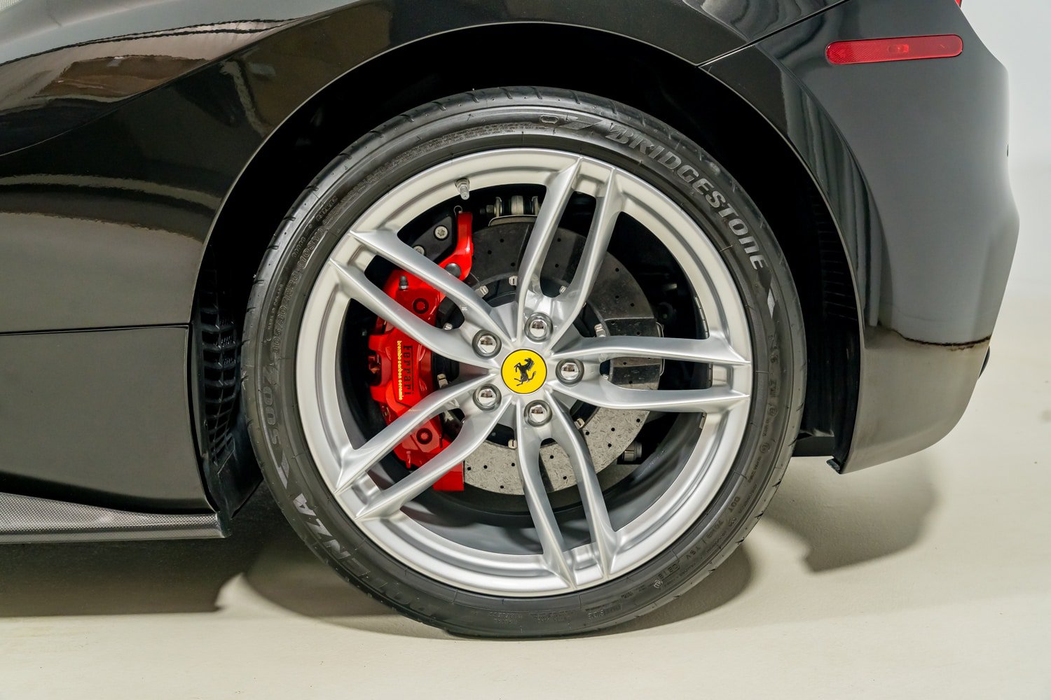 Used 2018 Ferrari 488 Spider RWD image 23