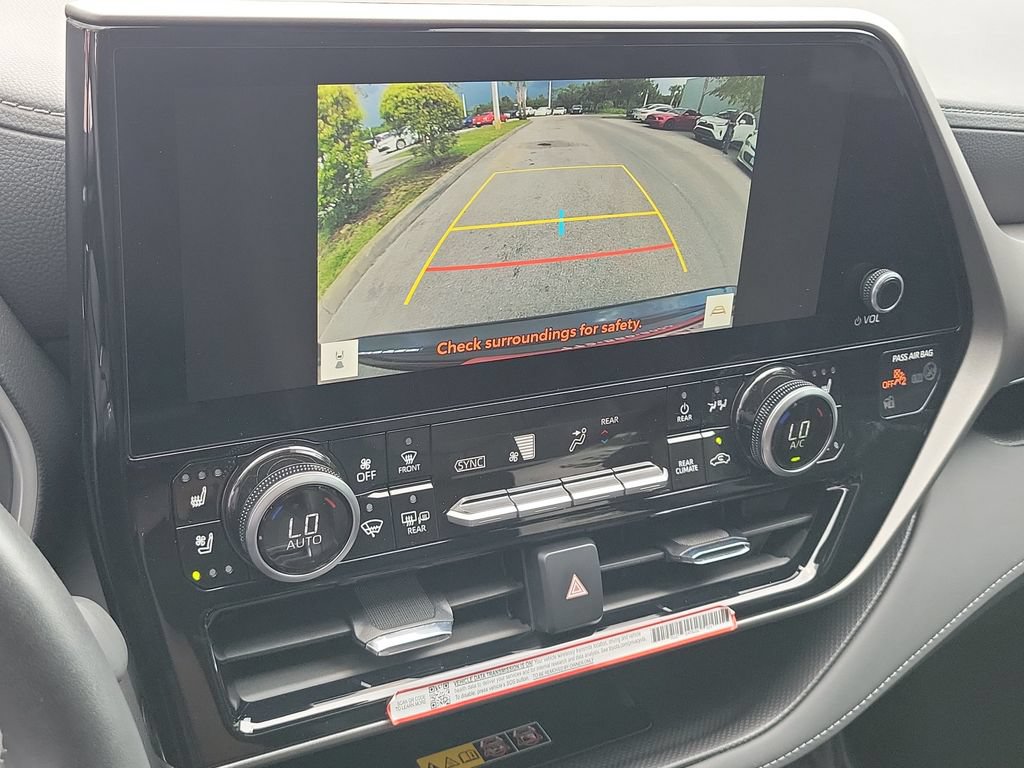 Certified 2026 Toyota Highlander Limited AWD/4WD image 15