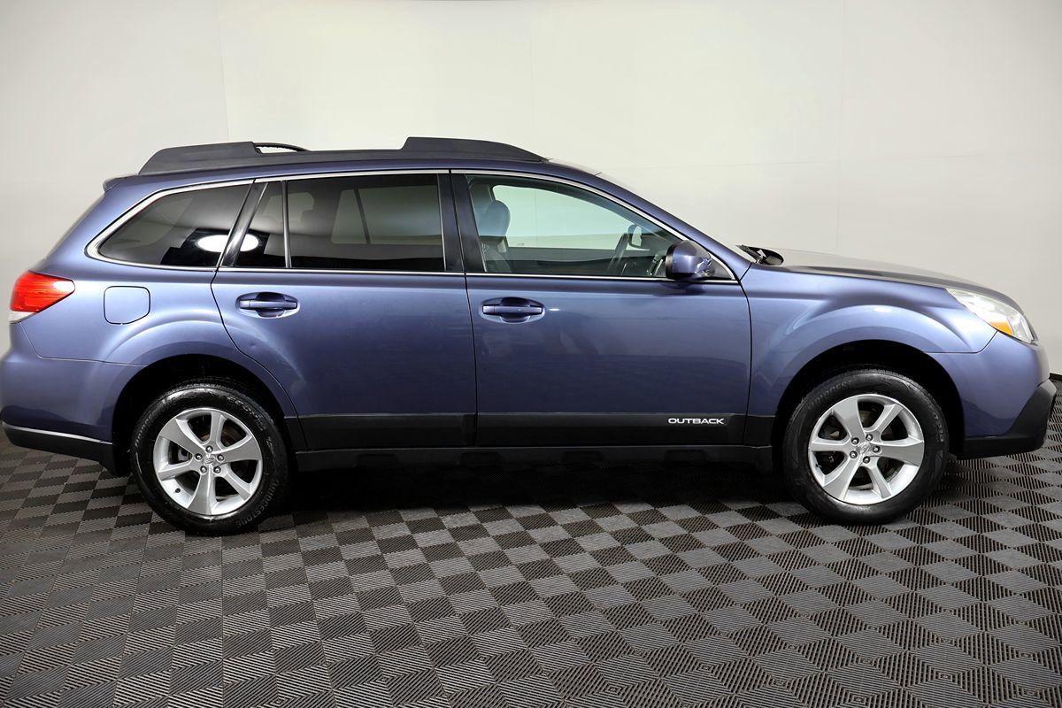 Used 2013 Subaru Outback 2.5i Limited w/ Moonroof Pkg AWD/4WD image 5