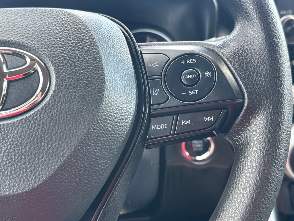 Used 2025 Toyota RAV4 XLE AWD/4WD image 20