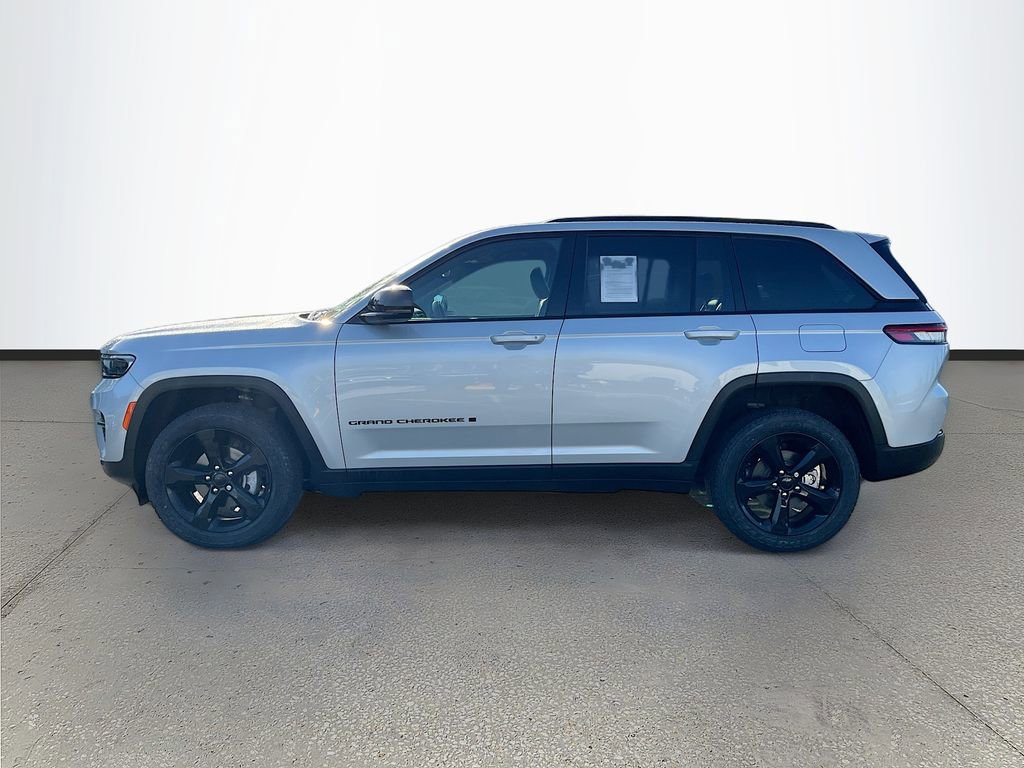 Certified 2023 Jeep Grand Cherokee Altitude AWD/4WD image 4