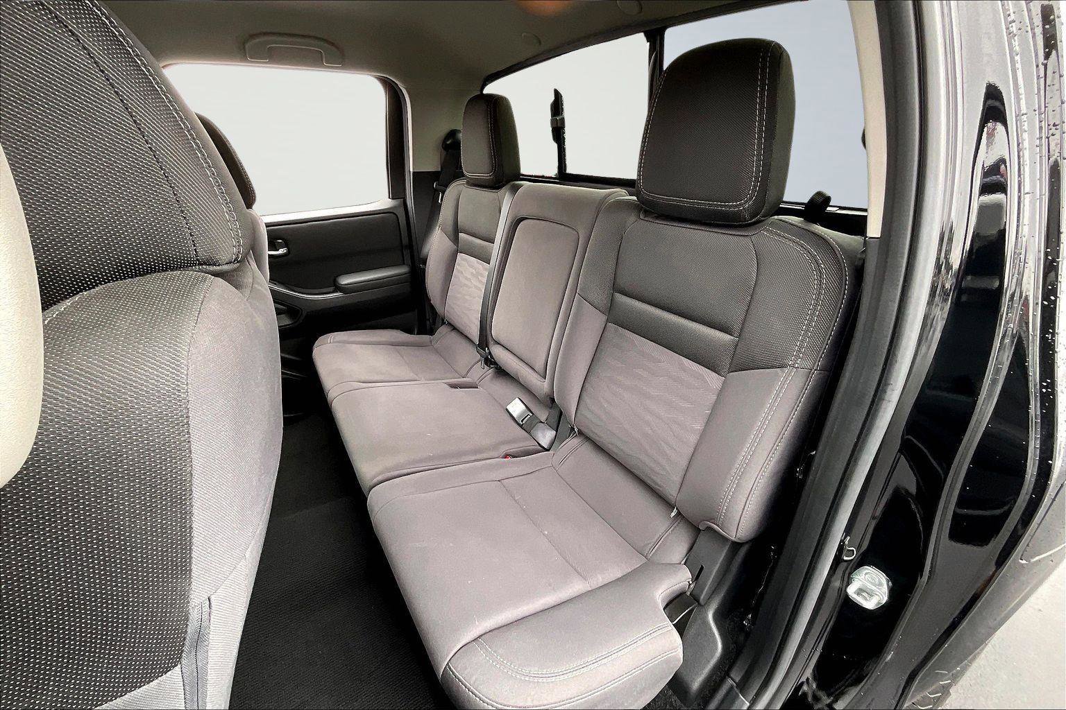 Used 2024 Nissan Frontier SV w/ SV Convenience Package image 27