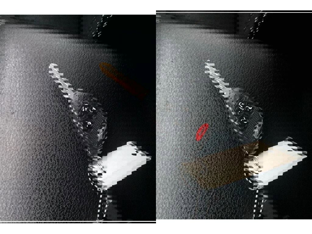 Used 2016 Jeep Wrangler Unlimited Sahara w/ Connectivity Group image 13