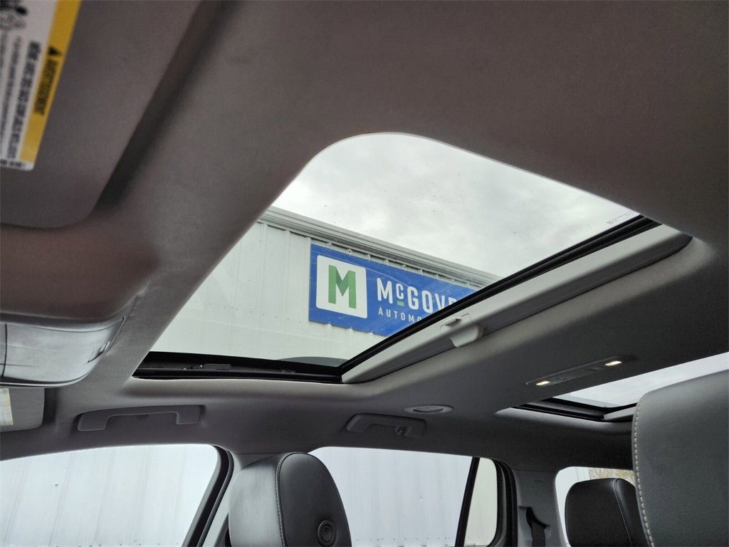 Used 2021 GMC Acadia SLT image 19