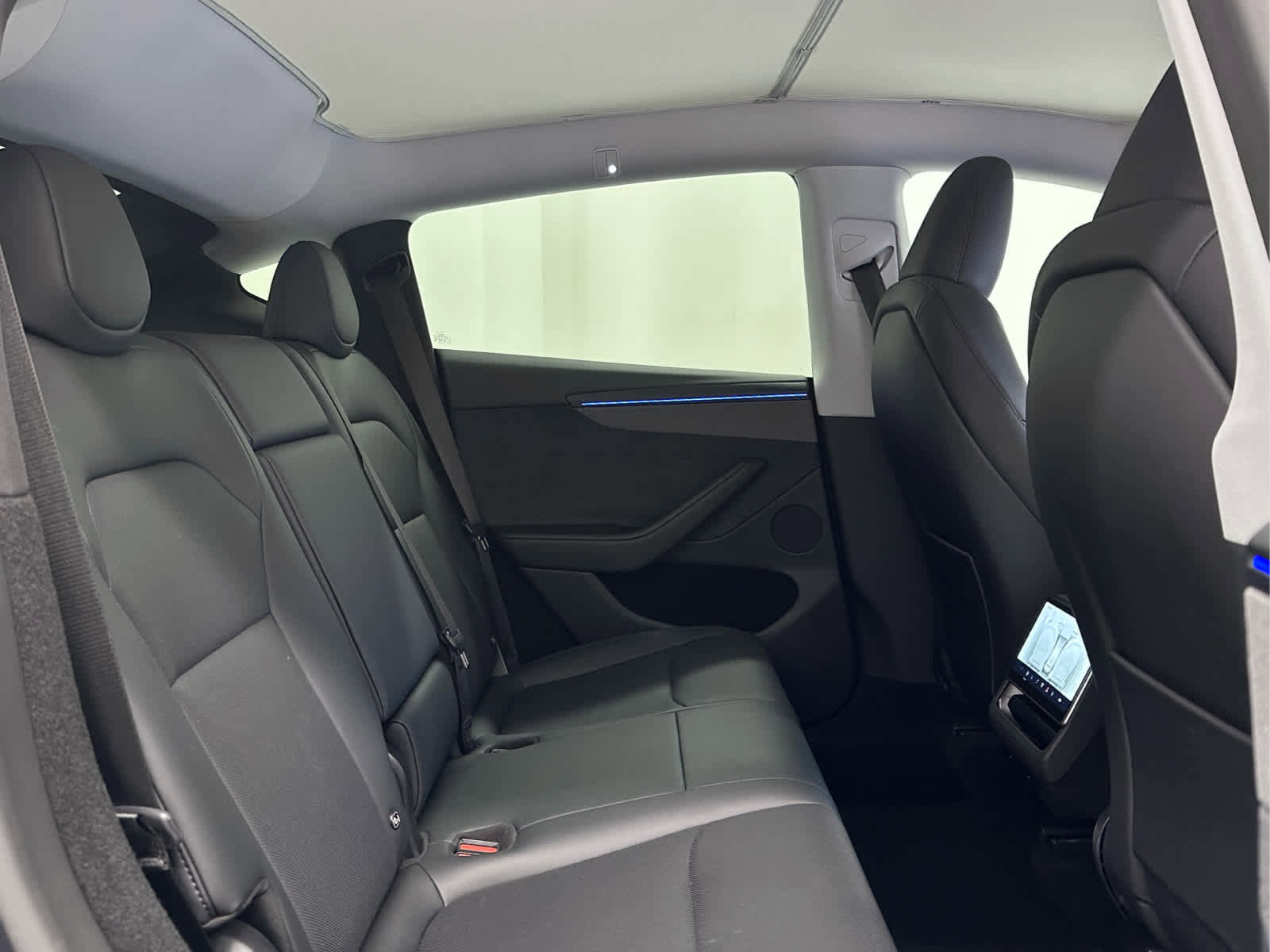 Used 2026 Tesla Model Y Long Range image 21