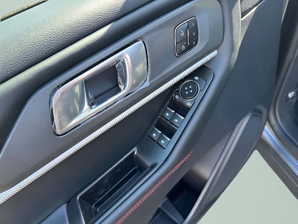 New 2026 Ford Explorer ST-Line w/ ST-Line Street Pack AWD/4WD image 12
