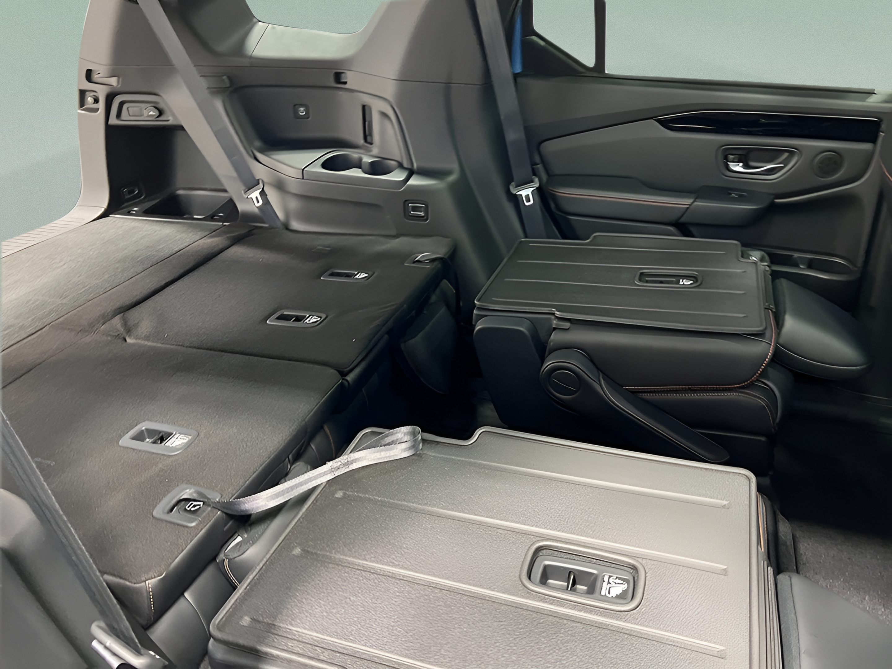 Used 2025 Honda Pilot TrailSport image 37