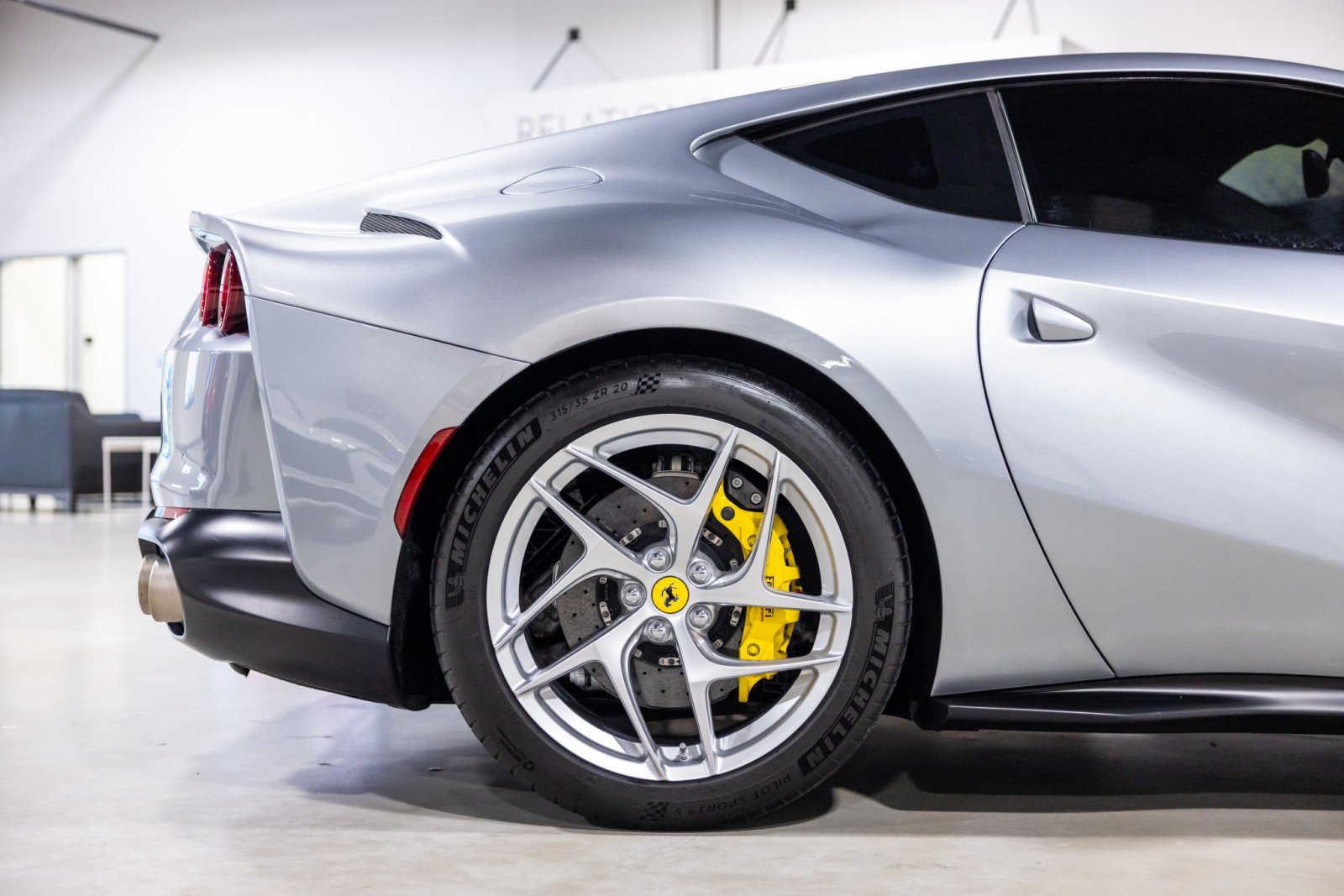 Used 2019 Ferrari 812 Superfast RWD image 23