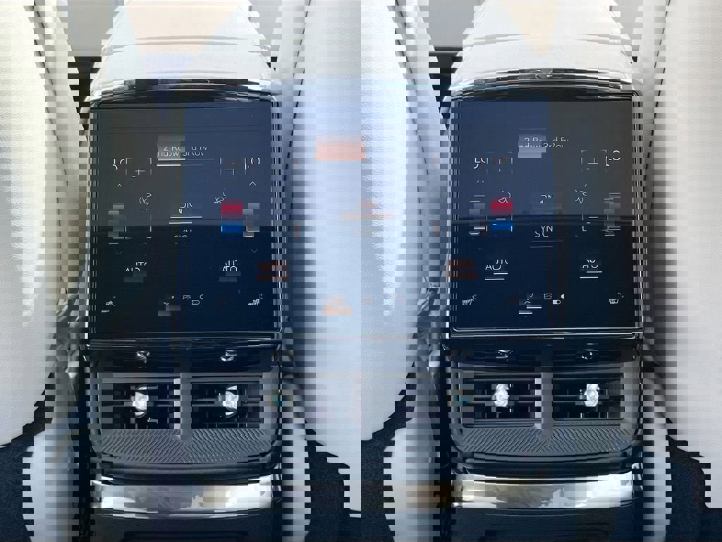 New 2026 Cadillac Vistiq Sport w/ LPO, Floor Liner Package image 26