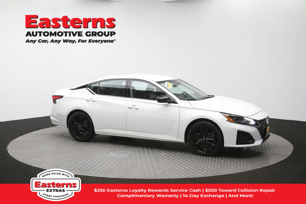 Used 2024 Nissan Altima 2.5 SR FWD image 44