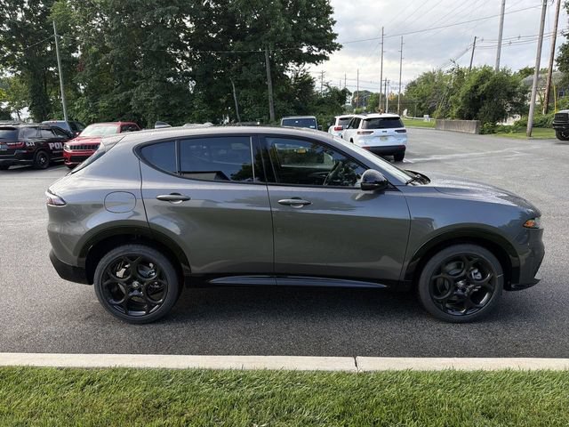 New 2026 Alfa Romeo Tonale w/ Red Premium Package AWD/4WD image 9