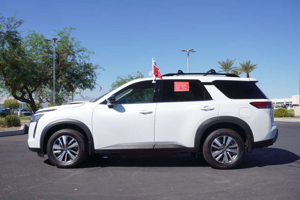 Certified 2026 Nissan Pathfinder SL AWD/4WD image 2