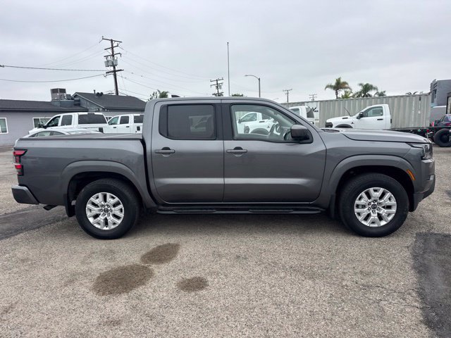 Used 2023 Nissan Frontier SV RWD image 3
