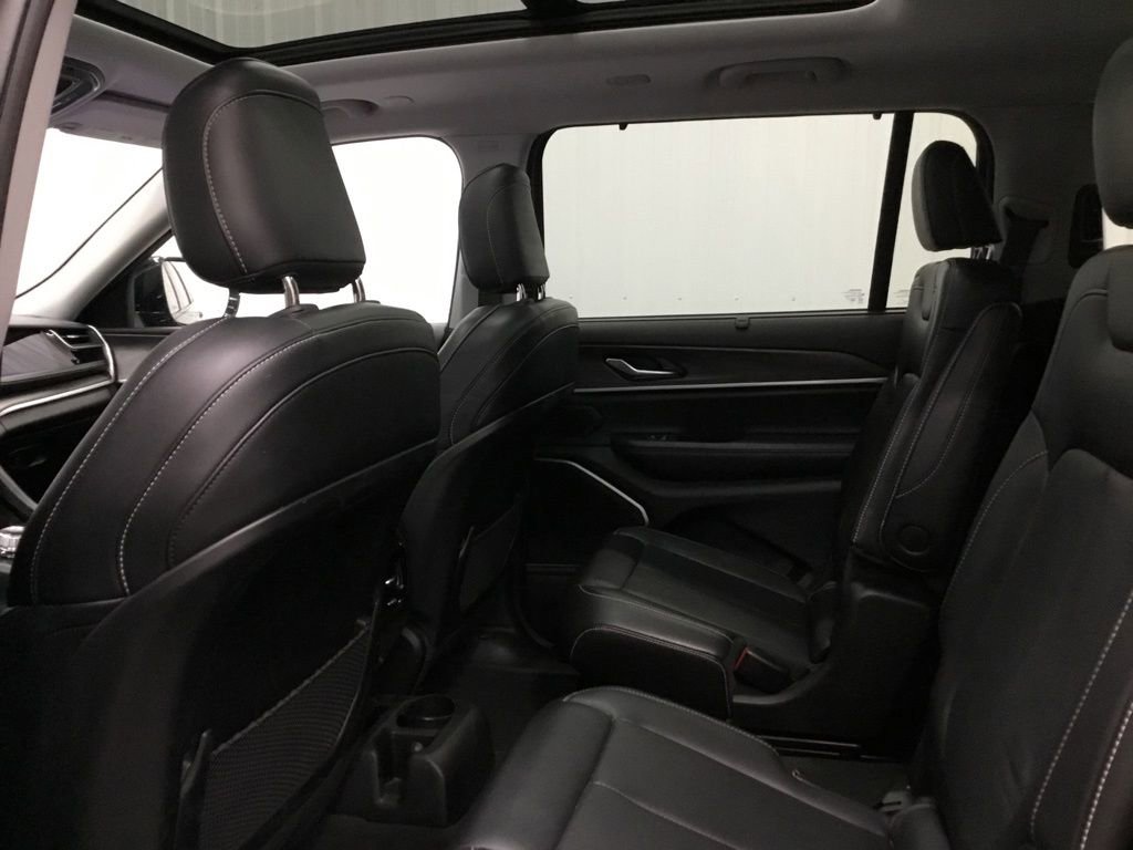 Used 2022 Jeep Grand Cherokee L Limited w/ Luxury Tech Group II AWD/4WD image 13