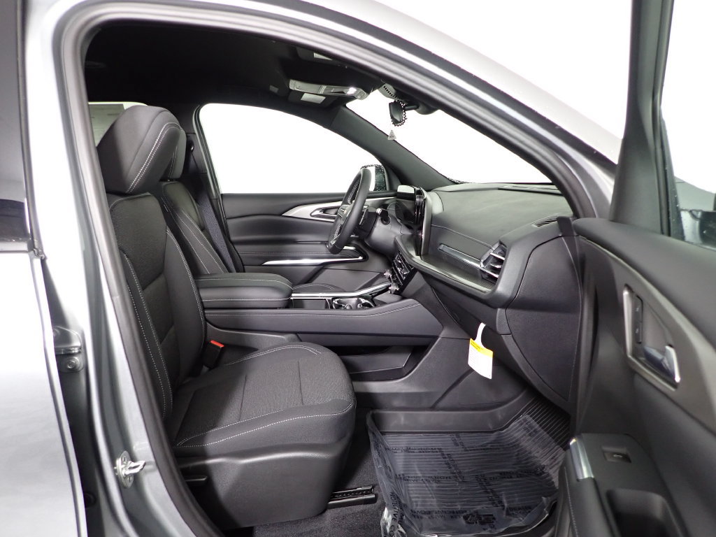 New 2027 Chevrolet Traverse LT w/ LPO, Floor Liner Package AWD/4WD image 39