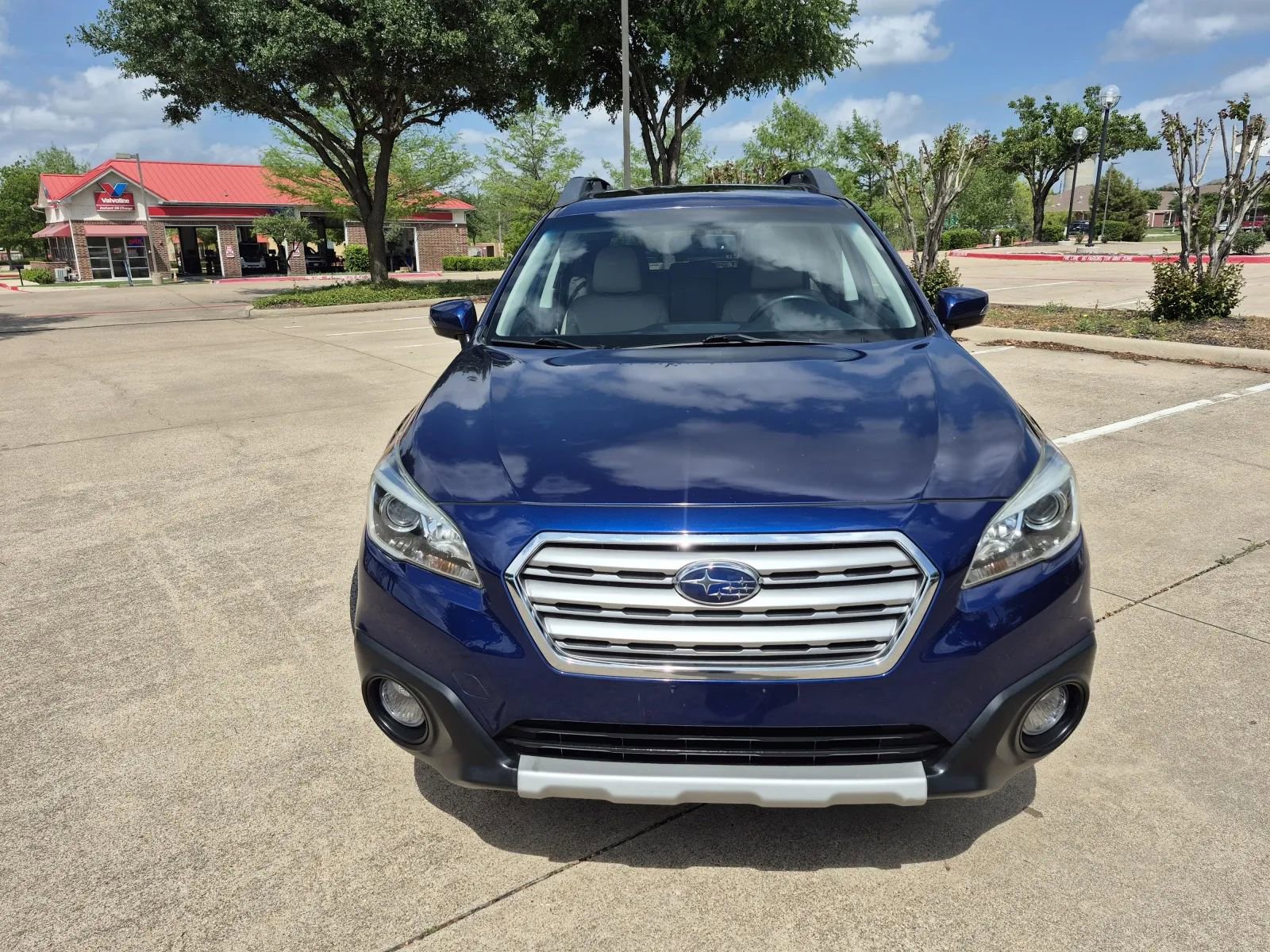 Used 2017 Subaru Outback 2.5i Limited AWD/4WD image 3