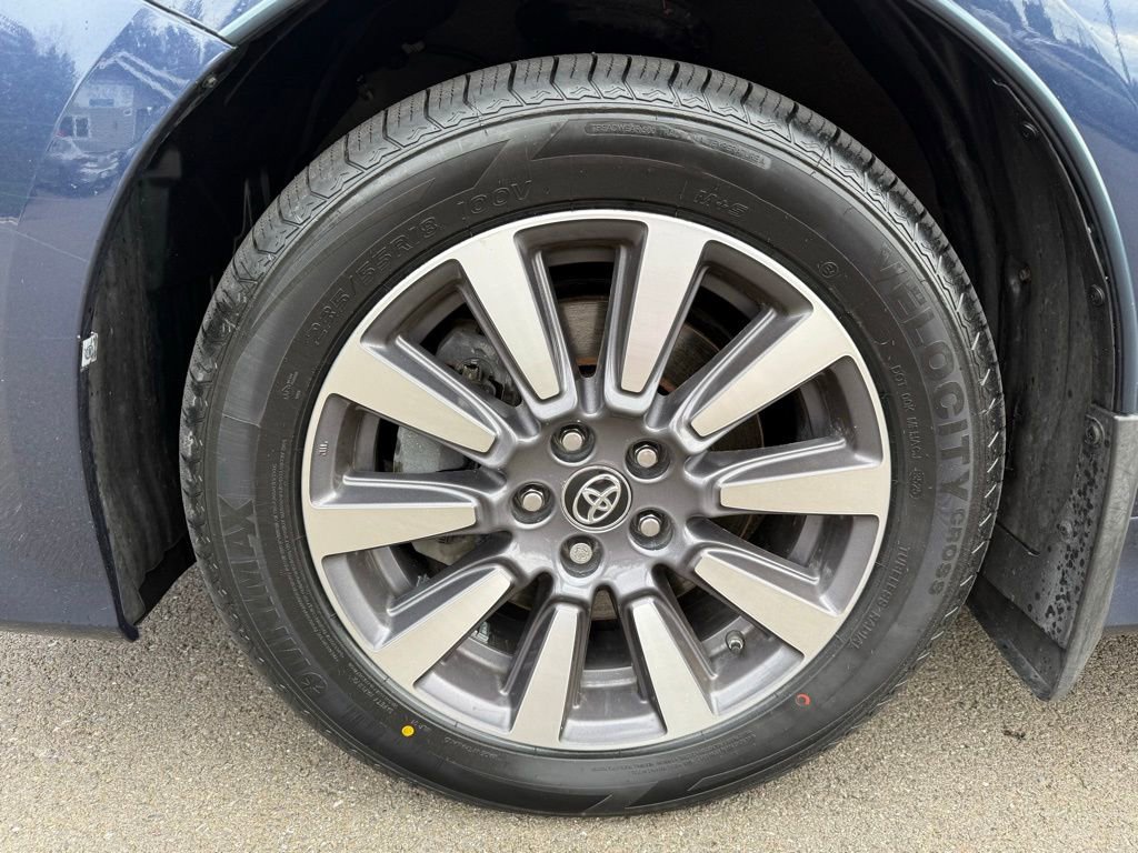 Used 2020 Toyota Sienna Limited Premium AWD/4WD image 32