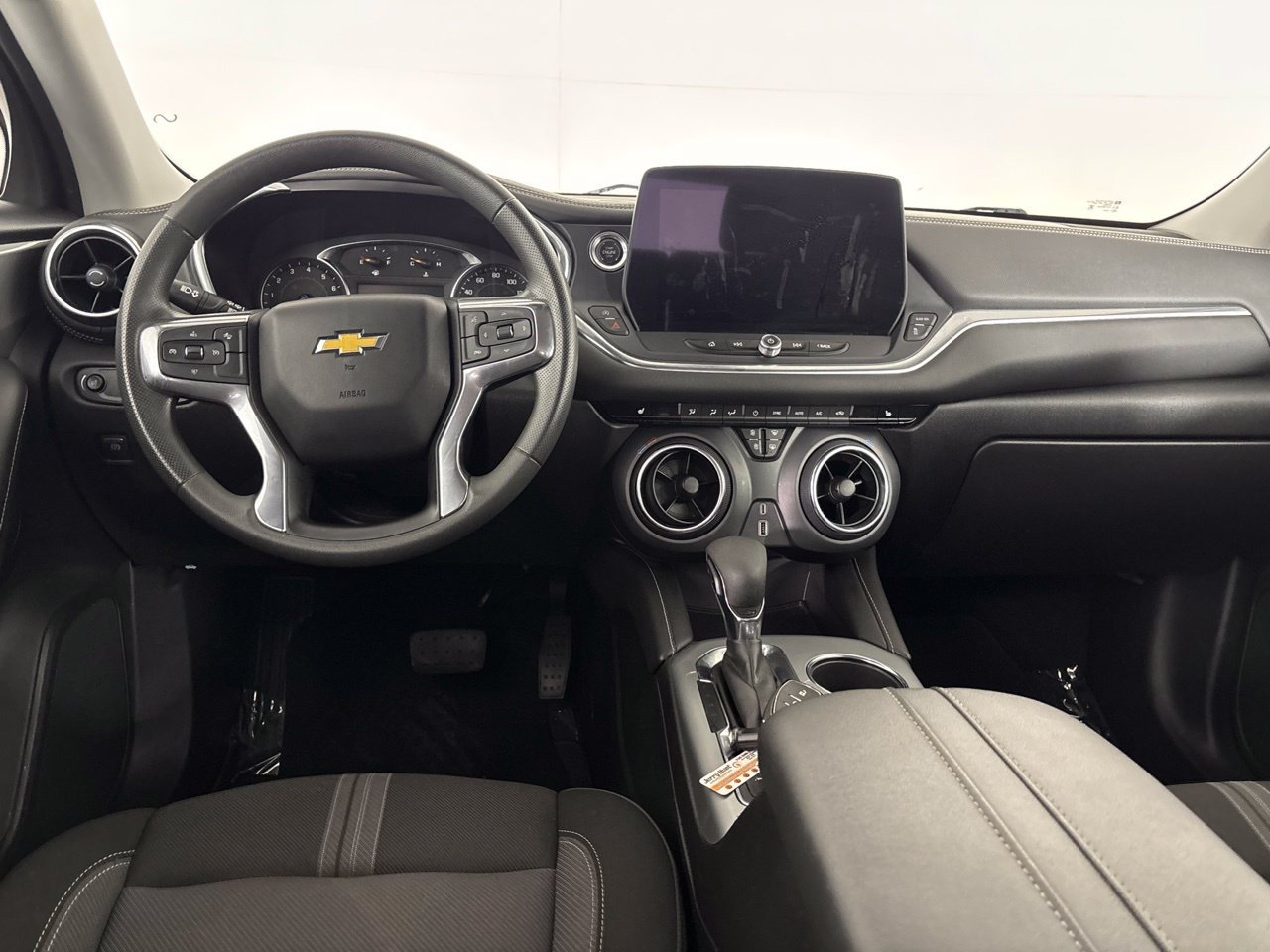 Used 2025 Chevrolet Blazer LT AWD/4WD image 27